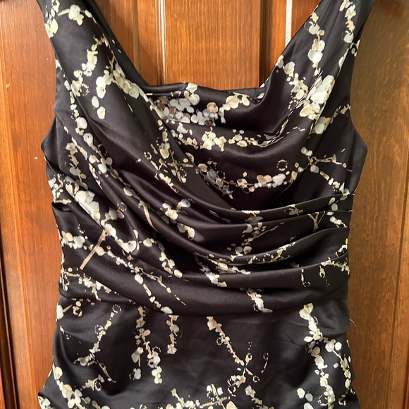 💜 EXPRESS pretty Floral ruched sleeveless satiny sleeveless dress. Size 0 - Picture 3 of 7